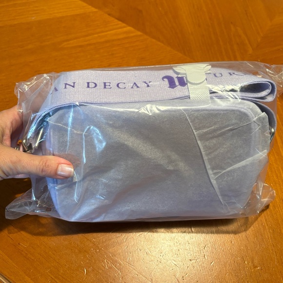 Urban Decay  Bag with Strap - Picture 4 of 12